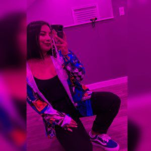 Meet your Posher, Sharon